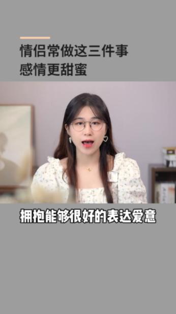 加入酒红色背心配黑色破洞牛仔裤,简约时尚又有个性,你会借鉴这种穿搭吗?,畅享知识星球平台的精彩内容!